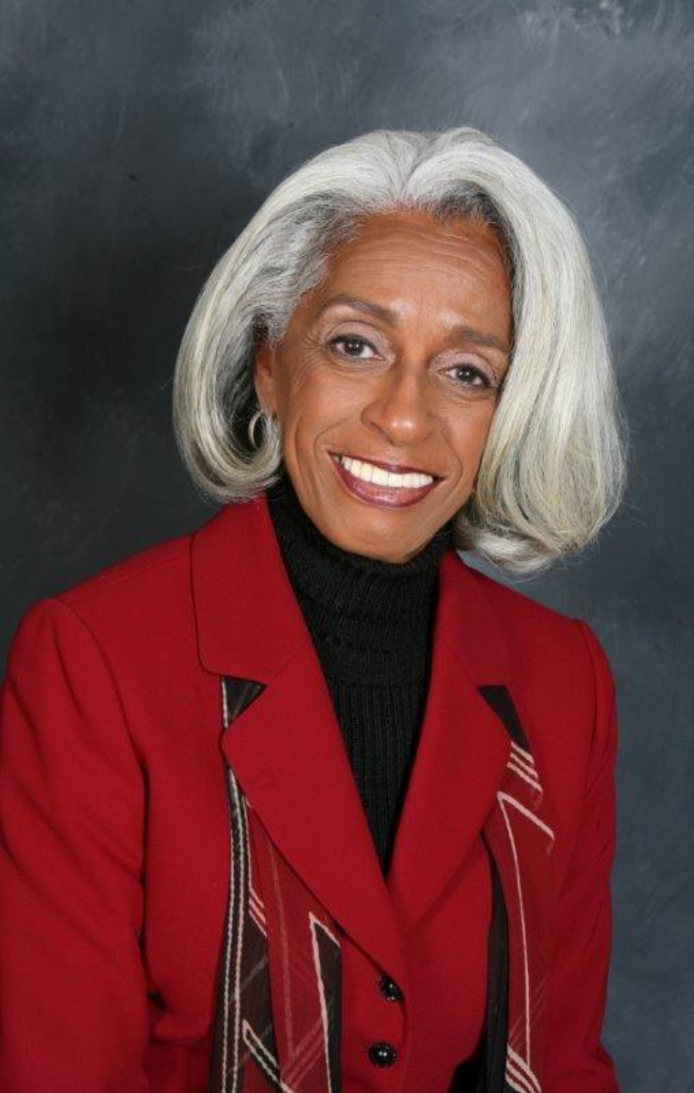 Headshot image of Dr. Barbara Ross-Lee