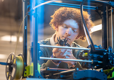 Duquesne student working in Maker Space lab