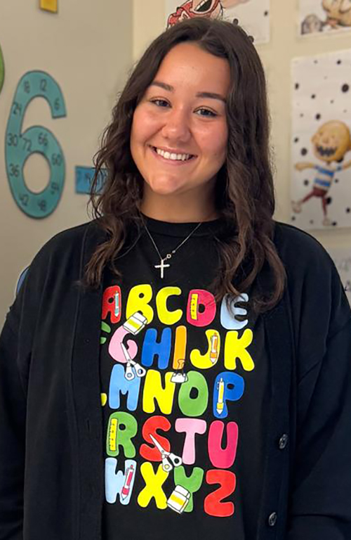 Headshot of Isabella Mileo