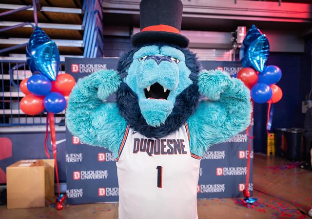 The Duquesne Duke mascot.