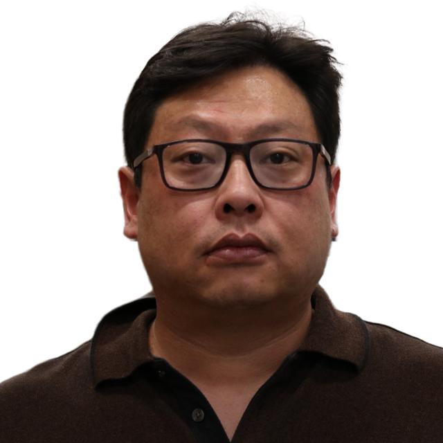 kim wook headshot