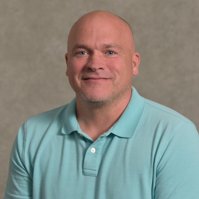 Headshot of Dr. Jason Ritter in studio