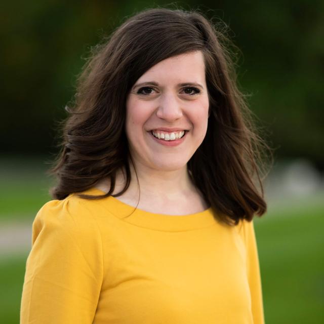 Headshot of Stephanie Morris