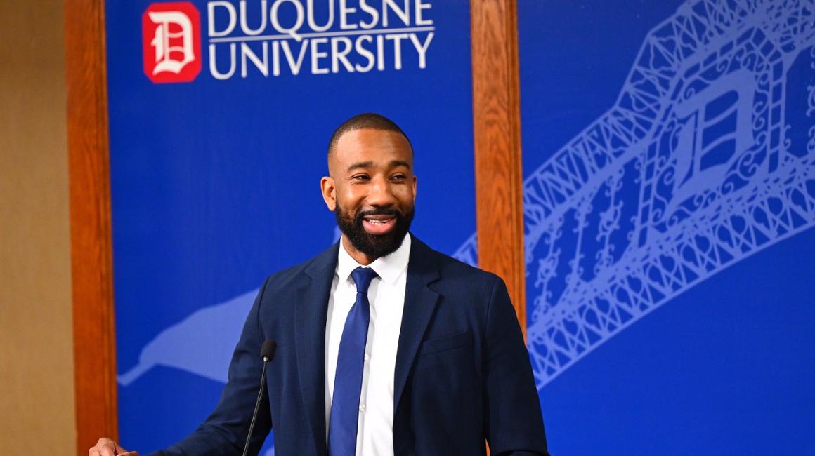 Men's Basketball Coach Dru Joyce