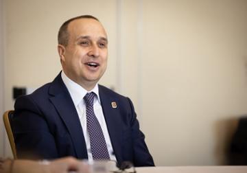 &nbsp;Dr. Fevzi Akinci