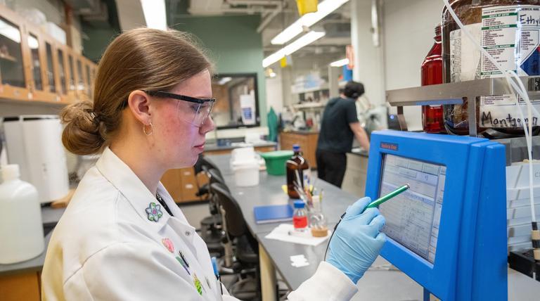 Duquesne Goldwater Scholar Abbigail Black in the lab