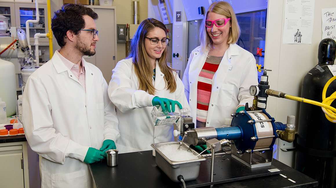 Duquesne students in Pharmacy lab